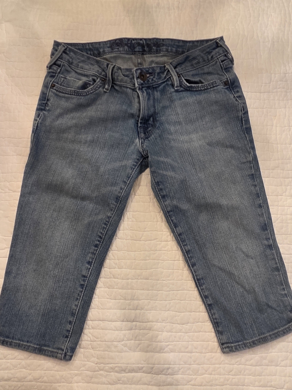 Bullhead Hermosa Capri Medium-wash Denim Jeans - Classic Straight Fit Size 5